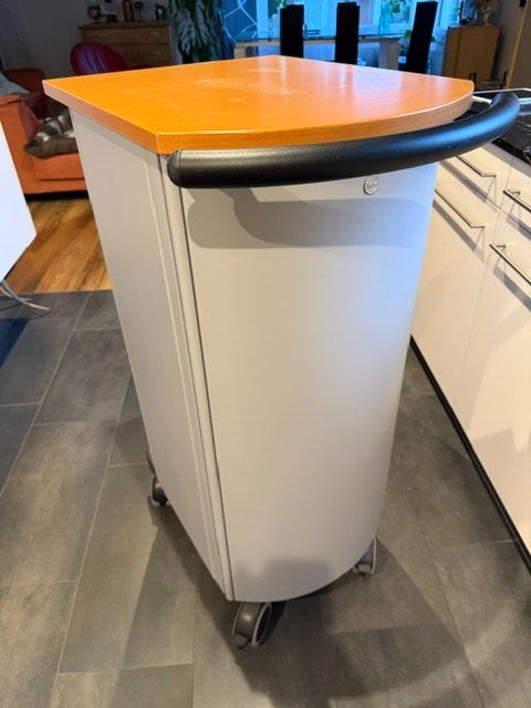 Lista Korpus: Lista Tembea Korpus / Büro-Caddy / Rollcontainer – Gebraucht aus Berg TG von Chnoepfli7 2