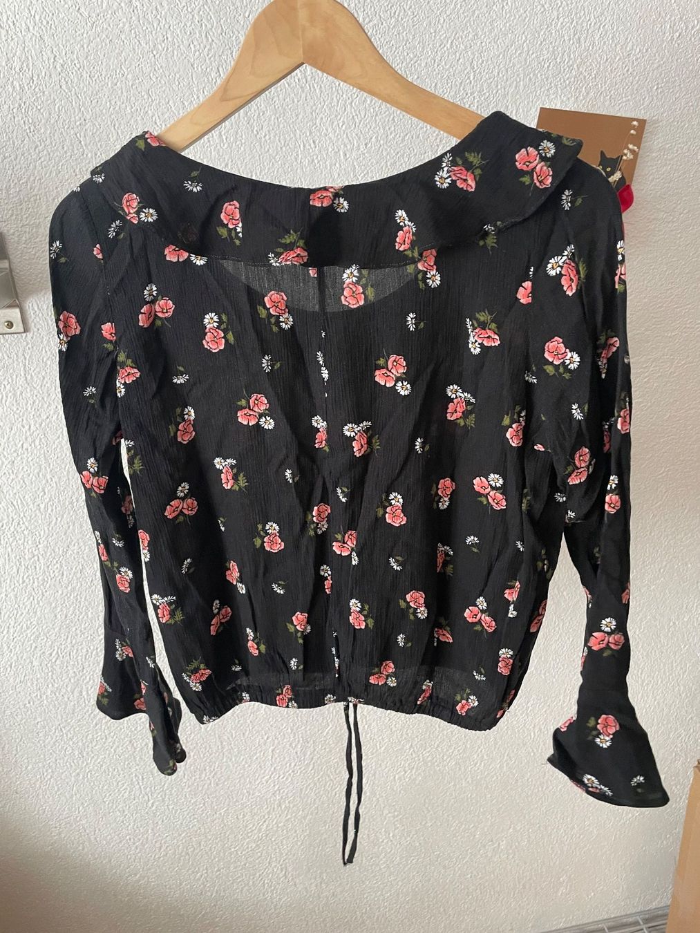 C&A Blusen: Schwarze Clockhouse Bluse, Gr. 36, mit Blumenmuster rosa – Gebraucht aus Hubersdorf von JanasHeartTreasures 4