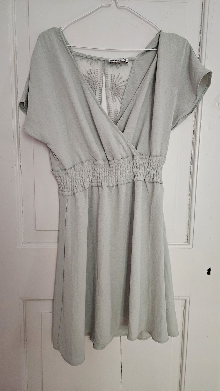 Only Vestiti: Damen Sommerkleid ONLY hellgrün Grösse M  – Nuovo (secondo la descrizione) da Baden venduto da Mad_am