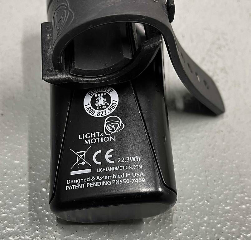 Lampes: LIGHT & MOTION SECA COMP 2000 Bike Lampe – D'occasion à Hausen AG par Nasdaq0 2
