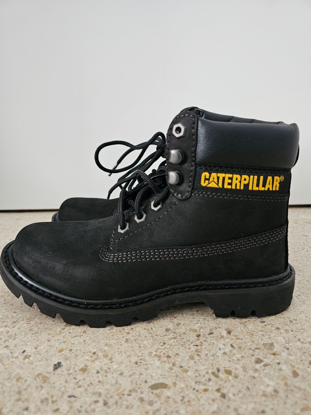 Caterpillar Chaussures hommes: Bottines Caterpillar noires, pointure 37 – Neuf (Voir description) à lausanne par MaGabry