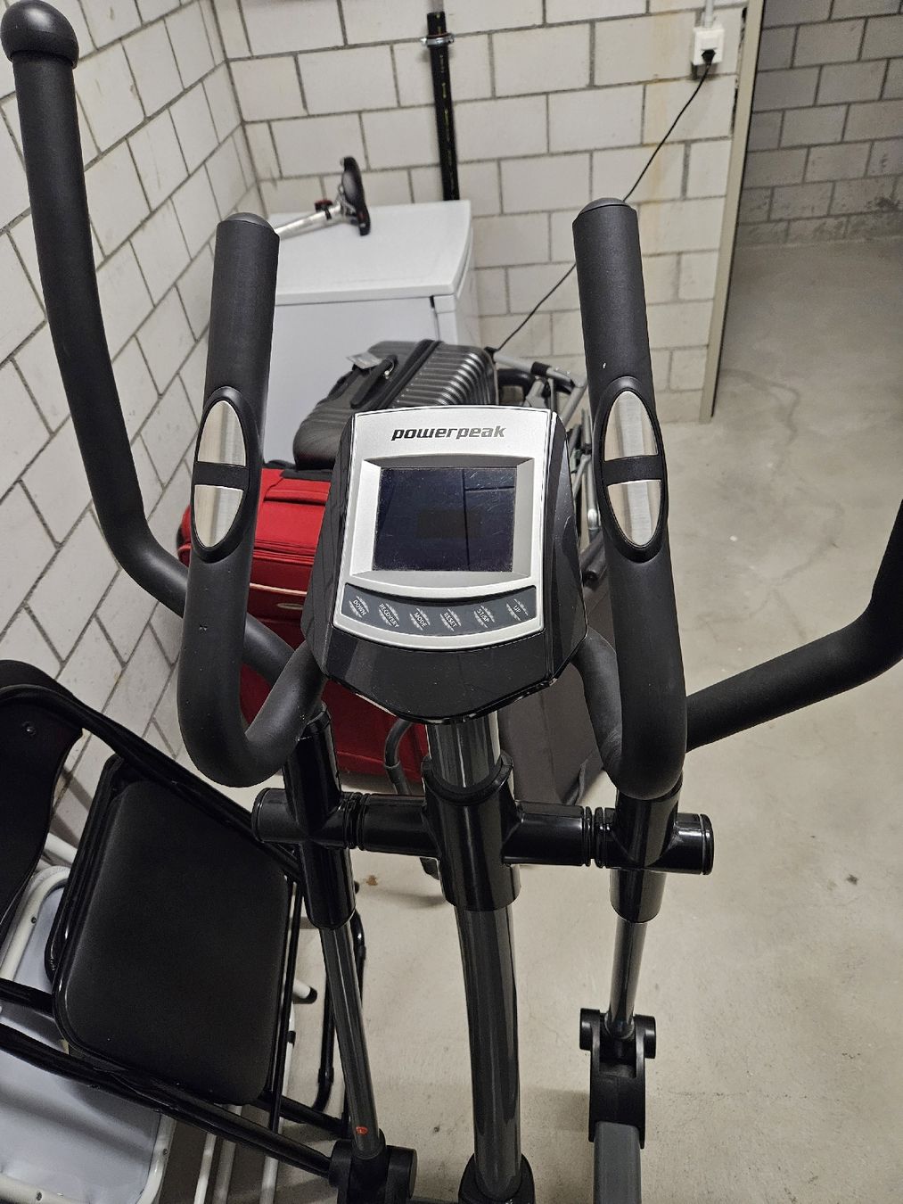 Hometrainer: Crosstrainer Powerpeak TZ-6196 gebraucht – Difettoso da Baar venduto da meljo 2