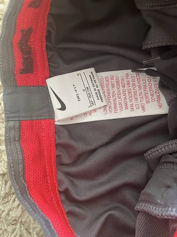 Pantaloni: PSG Nike Trainingshose Gr 152 – Usato da Hedingen venduto da GuterKauf2121 3