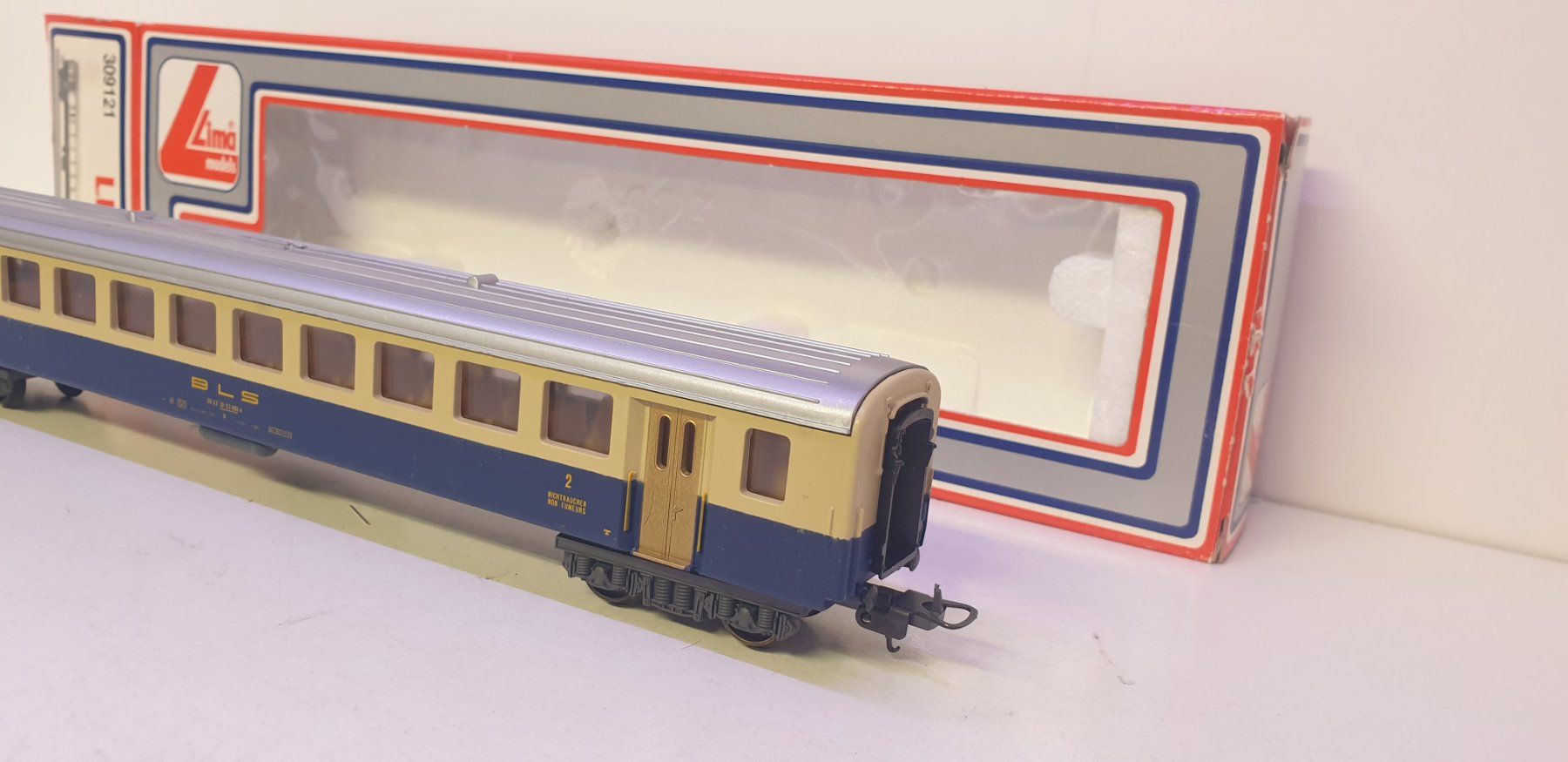 Lima Modelleisenbahnen: Lima BLS Personenwagen 309121H0/DC – Gebraucht aus Neuenhof von ludovicco 1