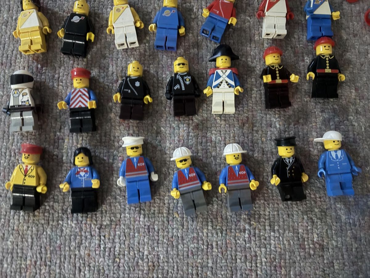 Lego Giocattoli: 56 x Lego Figuren, space , SBB , koch, polizei – Usato da Sevelen venduto da gsandax 1