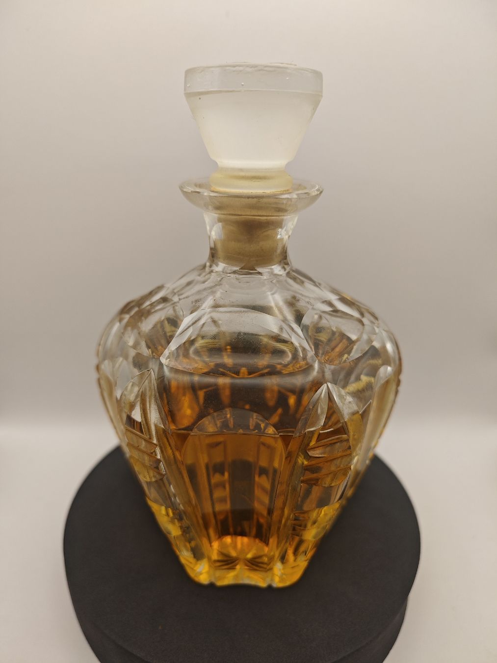 Caraffe: Art - Déco Bleikristallkaraffe, ca. 1920 bis 1940 – Usato da Ottikon venduto da Kolibri-81