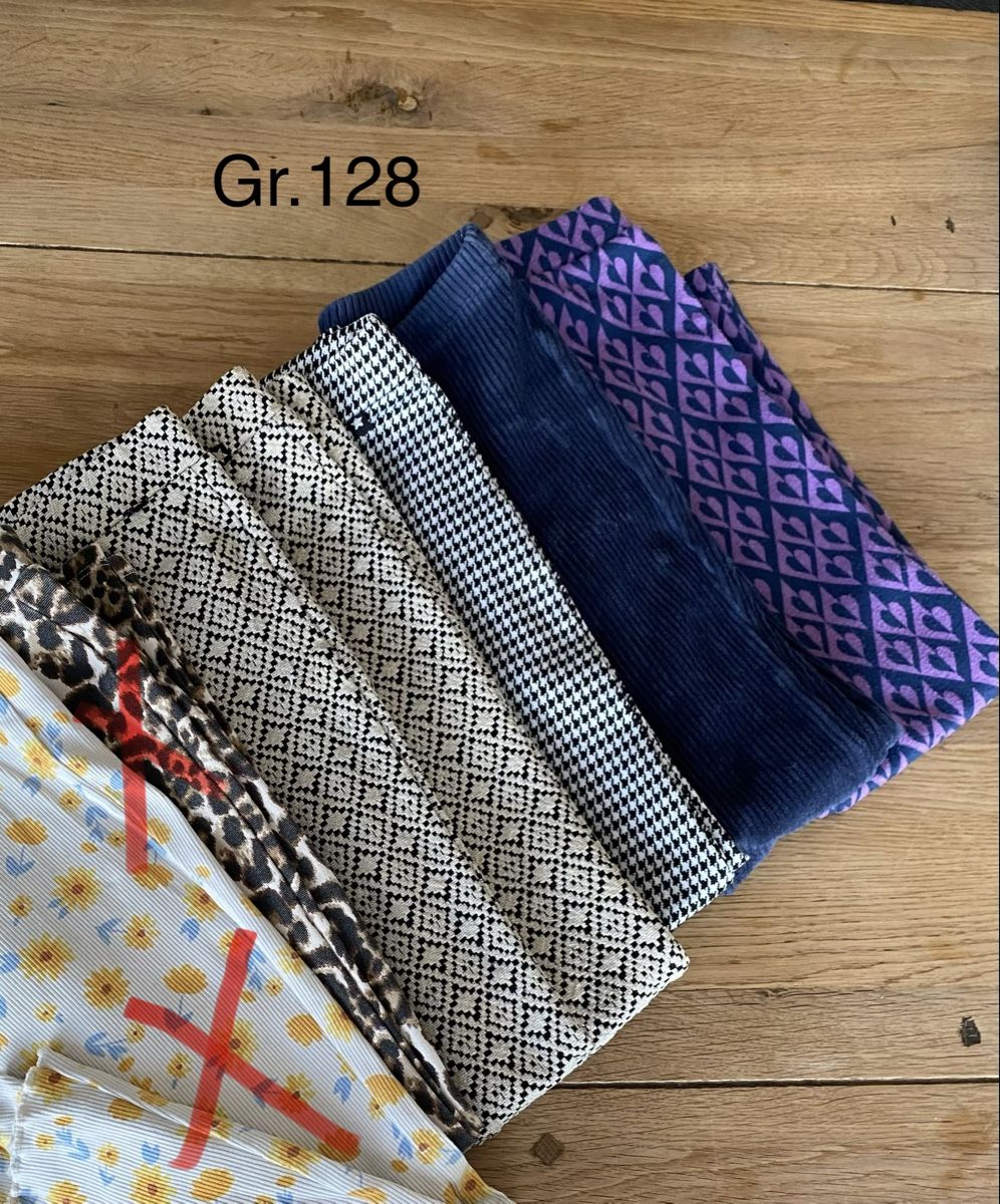 Lotti & Set di vestiti: Mädchen Kleider Set Gr.122/128 – Usato da Benken SG venduto da angela85 4
