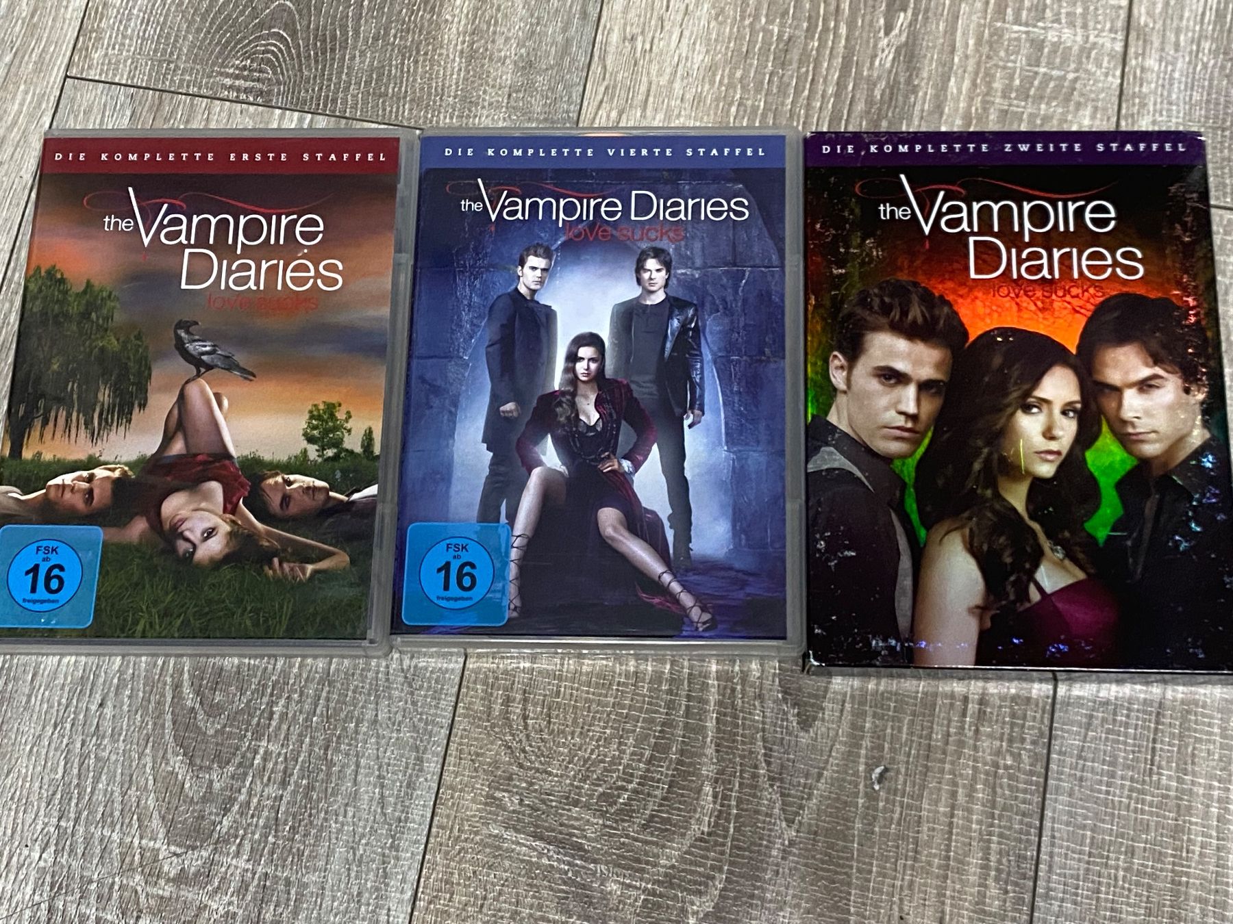 Tutti i DVDs: The Vampire Diaries 1, 2 & 4 – Usato da Muri b. Bern venduto da AdidasCollector 6