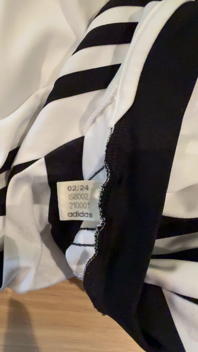 Leibchen & Hosen: Juventus Turin 2024/2025 Gr. L – Gebraucht aus Wolhusen von xx.jxanik 2