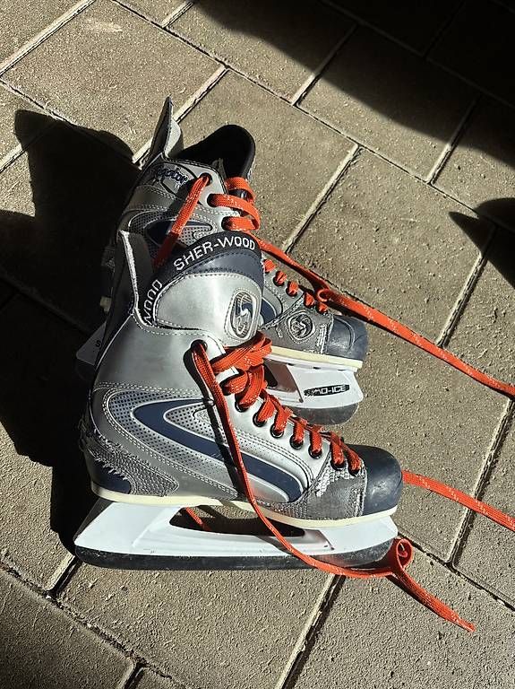 Schlittschuhe: Schlittschuhe 38 – Gebraucht aus Weier im Emmental von maskulin82 1