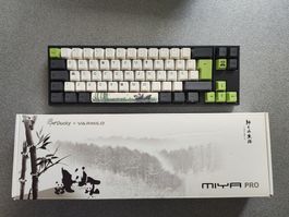 Ducky x Varmilo Miya Pro S 69 mechanische Tastatur