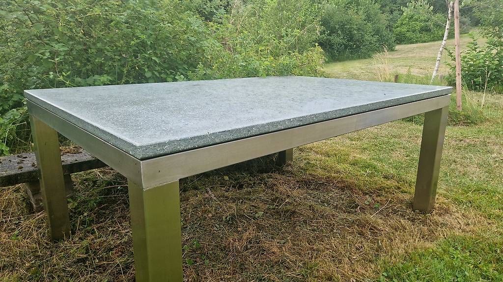 Tavoli: Granit Tisch – Usato da Schlatt TG venduto da Amaresto