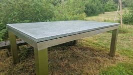 Granit Tisch