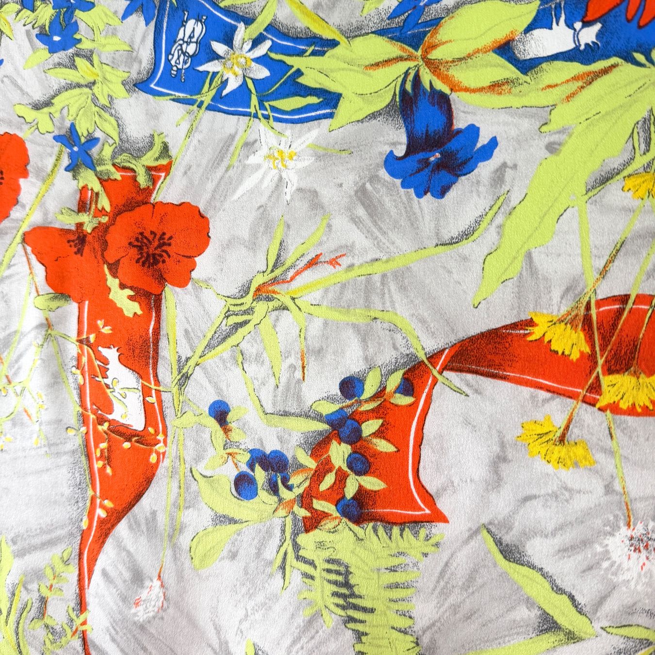Fabric Frontline Foulards, Tücher & Schals: FABRIC FRONTLINE New Large Silk Scarf – Neu (gemäss Beschreibung) aus Emmen von Avviivva_Com2023 3