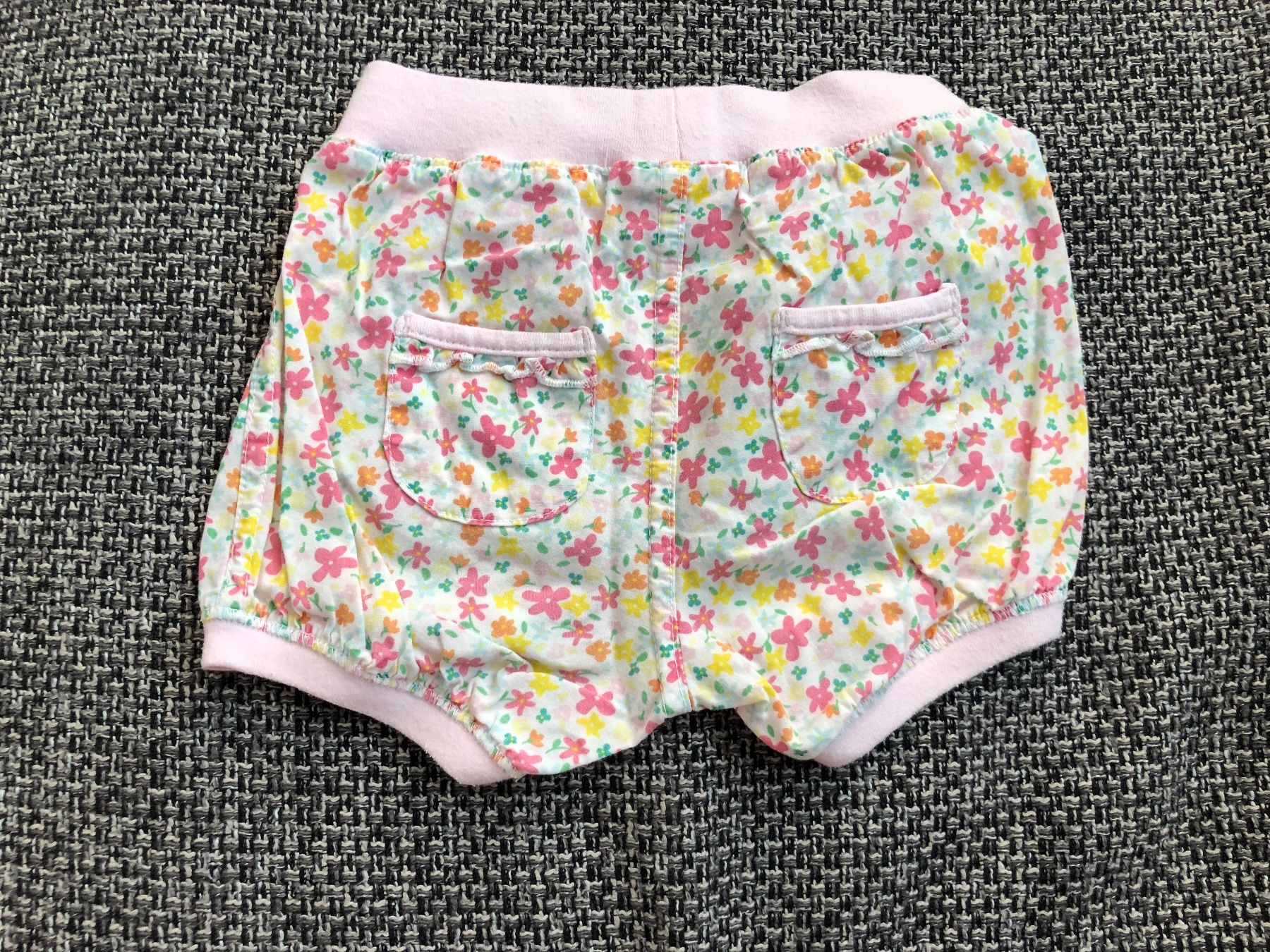 Pantaloni: Baby Shorts mit Blümchen – Nuovo (secondo la descrizione) da Langnau am Albis venduto da snla_scc9 1