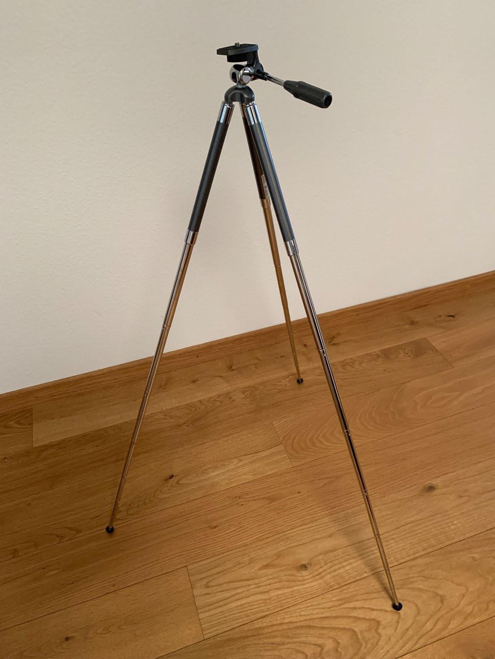 Treppiedi & Teste: 3-Bein Kamera Stativ – Usato da Therwil venduto da mon_dp27 1