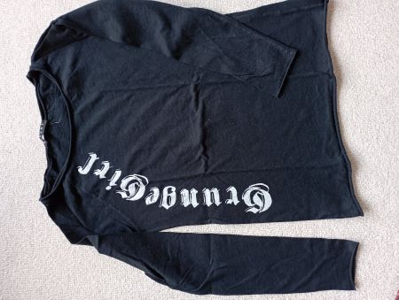 Hübsches Mädchen Shirts Gr. 140 Sisley schwarz neuwertig