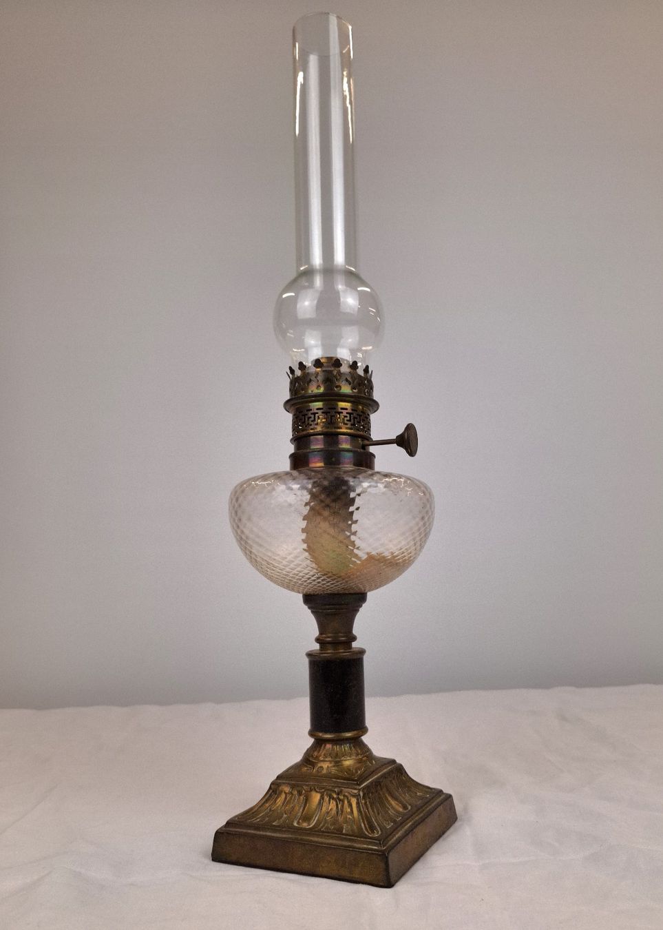 Lampen: Antike Petroleumlampe 1900/1920 – Gebraucht aus Basel von