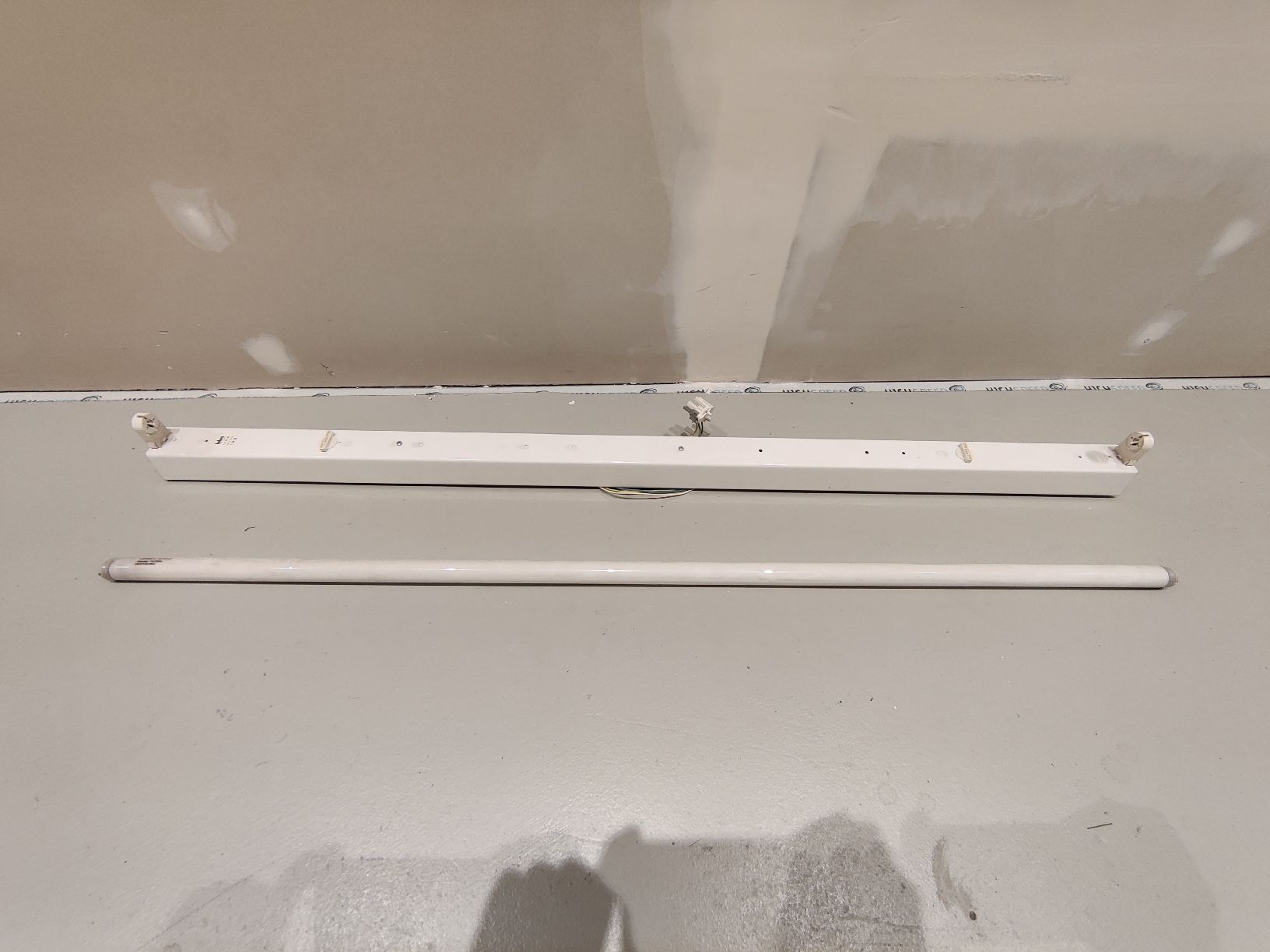 Lampadari & plafoniere: 60m Leuchtenschienen komplett – Usato da Volketswil venduto da mar_c5pv 1