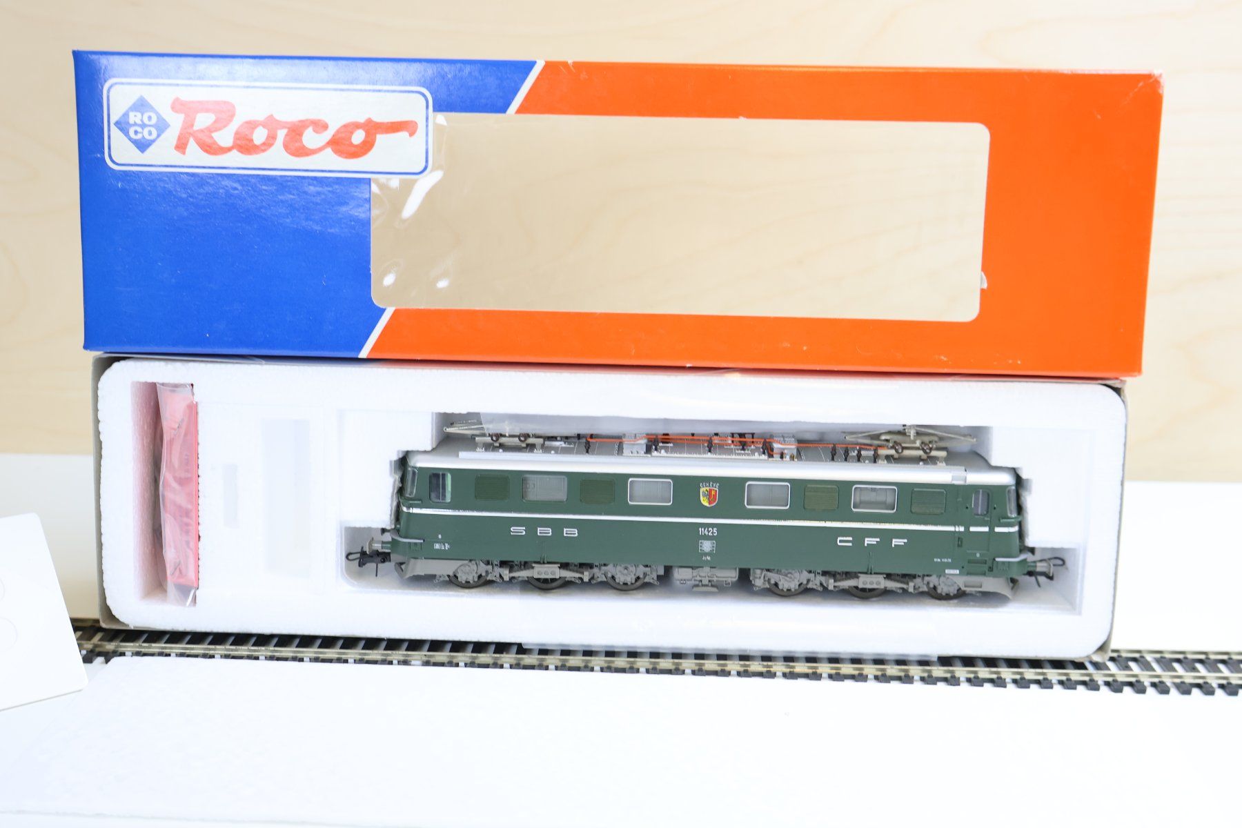 Roco Modellini di ferrovie: ROCO SBB Ae 6/6 E-Lok "Genf" 43696 - Top Modell H0 – Usato da Winterthur venduto da Monstera 5