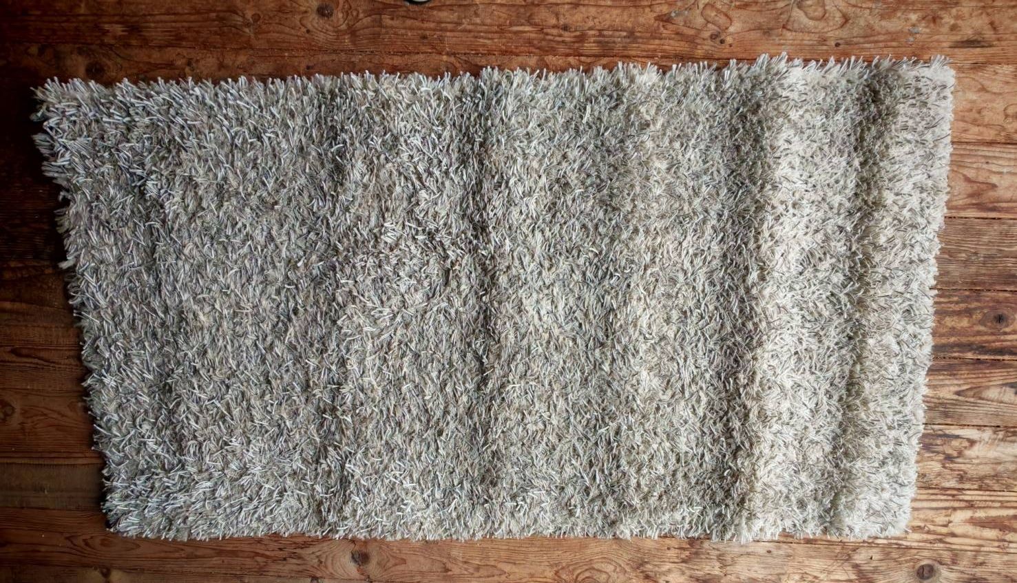 Tappeti: Kuscheliger Teppich, Shaggy Style, hellgrau – Usato da Bottighofen venduto da andax