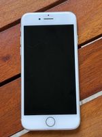 Apple iPhone 7 – 32 GB – Silber – Akku 83 %