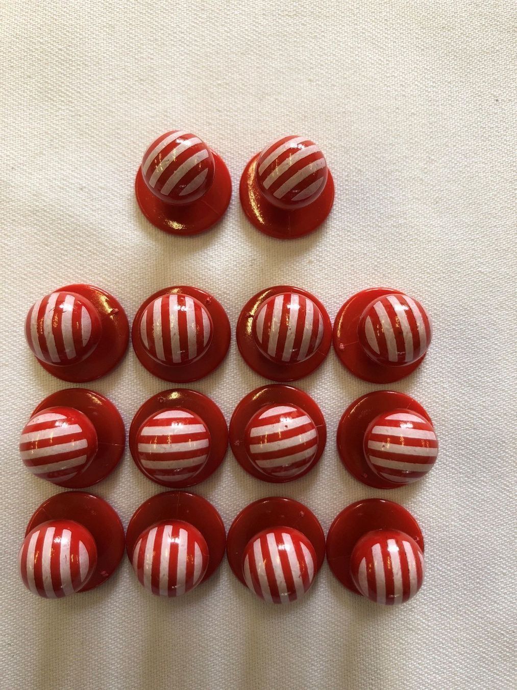 Elettrodomestici da cucina: 14er Satz Steckknöpfe Red Stripes – Nuovo e nell'imballaggio originale da Gossau SG venduto da Sombat 1