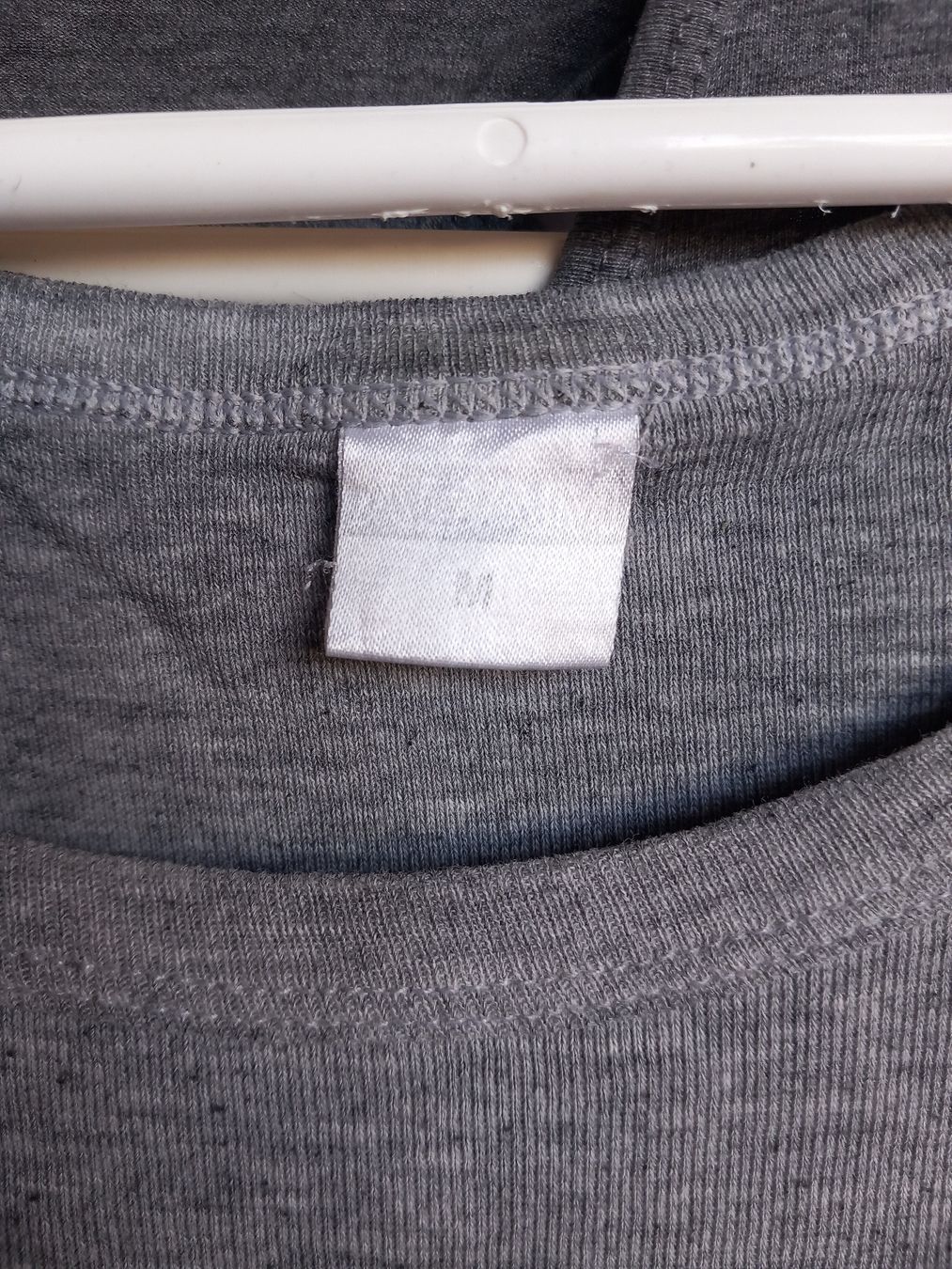 Top: Lot de 3 débardeurs gris Taille M – Usato da Faoug venduto da per_kp6r 1