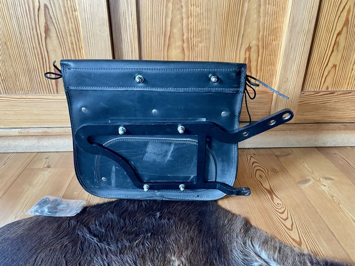 Borse: Satteltasche Lejonkulan mit Harley Halterung – Usato da Samedan venduto da Freeraida 6