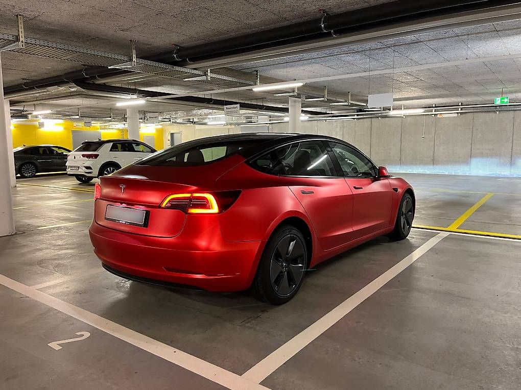 Automobili: TESLA Model 3 Long Range AWD anodized red – Usato da Zürich venduto da mar_s9kh 1