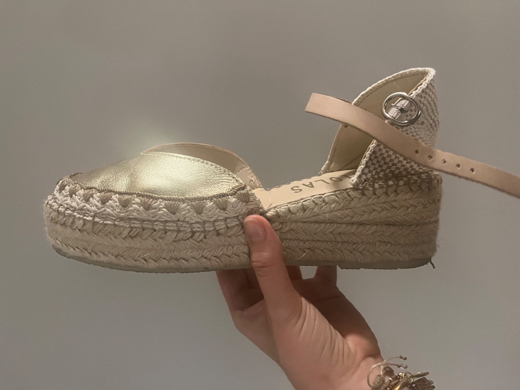 Scarpe da donna: Fabiolas Metallic Leather Espadrille With Wedge Heel – Nuovo (secondo la descrizione) da Sorengo venduto da cle_p7z5 9