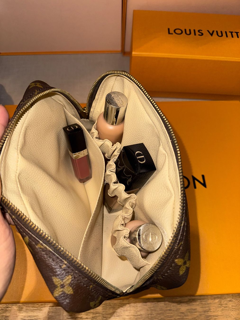 Louis Vuitton Sacs femmes: Louis Vuitton Necessaire PM – D'occasion à Widnau par Pukpan_99 6