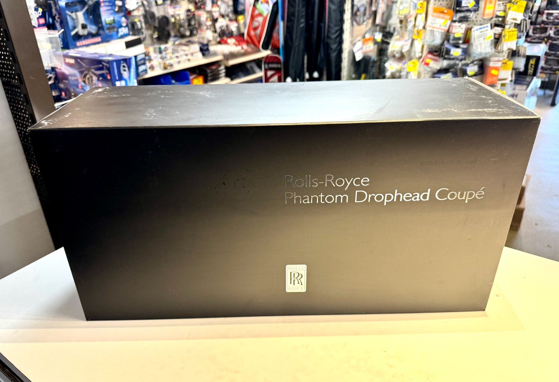 Rolls Royce Voitures modèles: KYOSHO ORIGINAL 1/18 scale Rolls-Royce Phantom 08641 DBK – Neuf avec emballage d'origine à Lausanne par Techobby 2