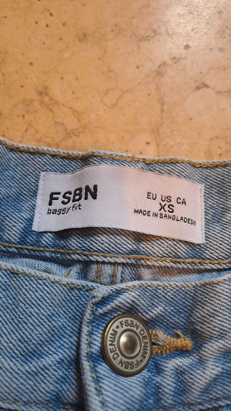 Pantaloni: Jeans bleu délavé FSBN, Taille XS – Usato da Rolle venduto da Loutre84 2