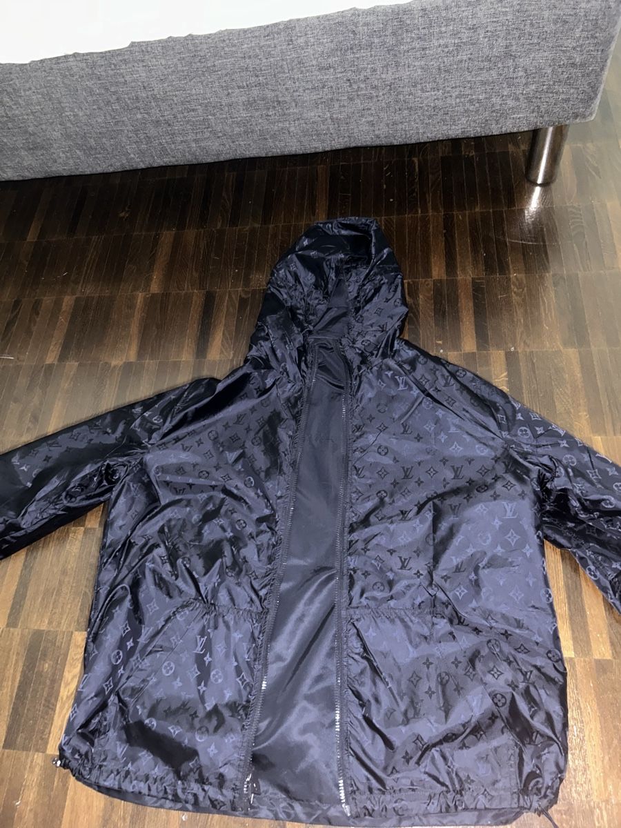 Louis Vuitton Giacche: Louis Vuitton LV Monogram Reversible Navy Windbreaker – Nuovo (secondo la descrizione) da Winterthur venduto da yan_yfz7 6
