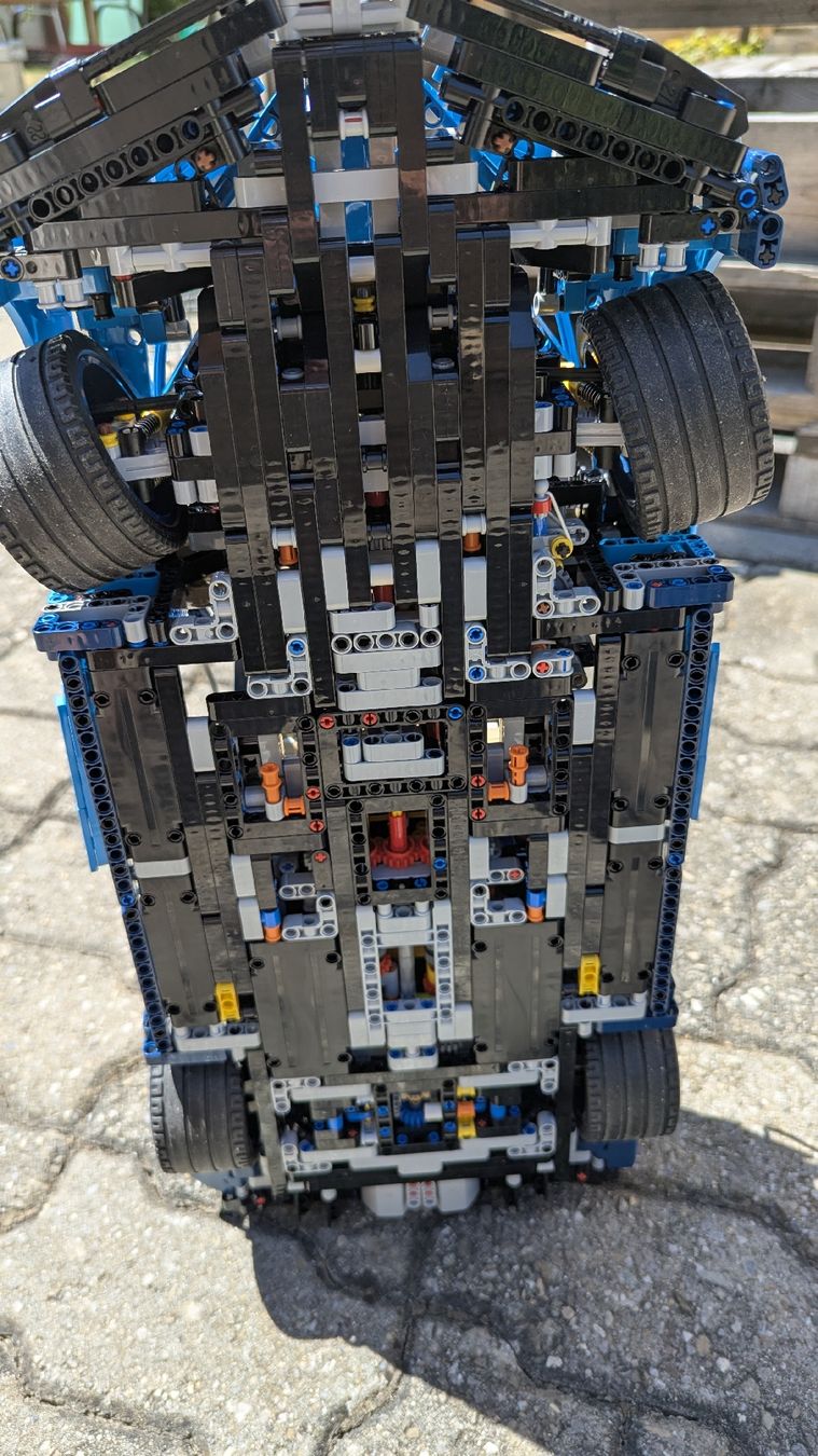 Lego Baukästen: Lego - Bugatti Chiron – Neu (gemäss Beschreibung) aus Lyss von 3250er 5