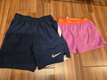 1 Nike Sporthose nach Wahl gr 128/134 K33