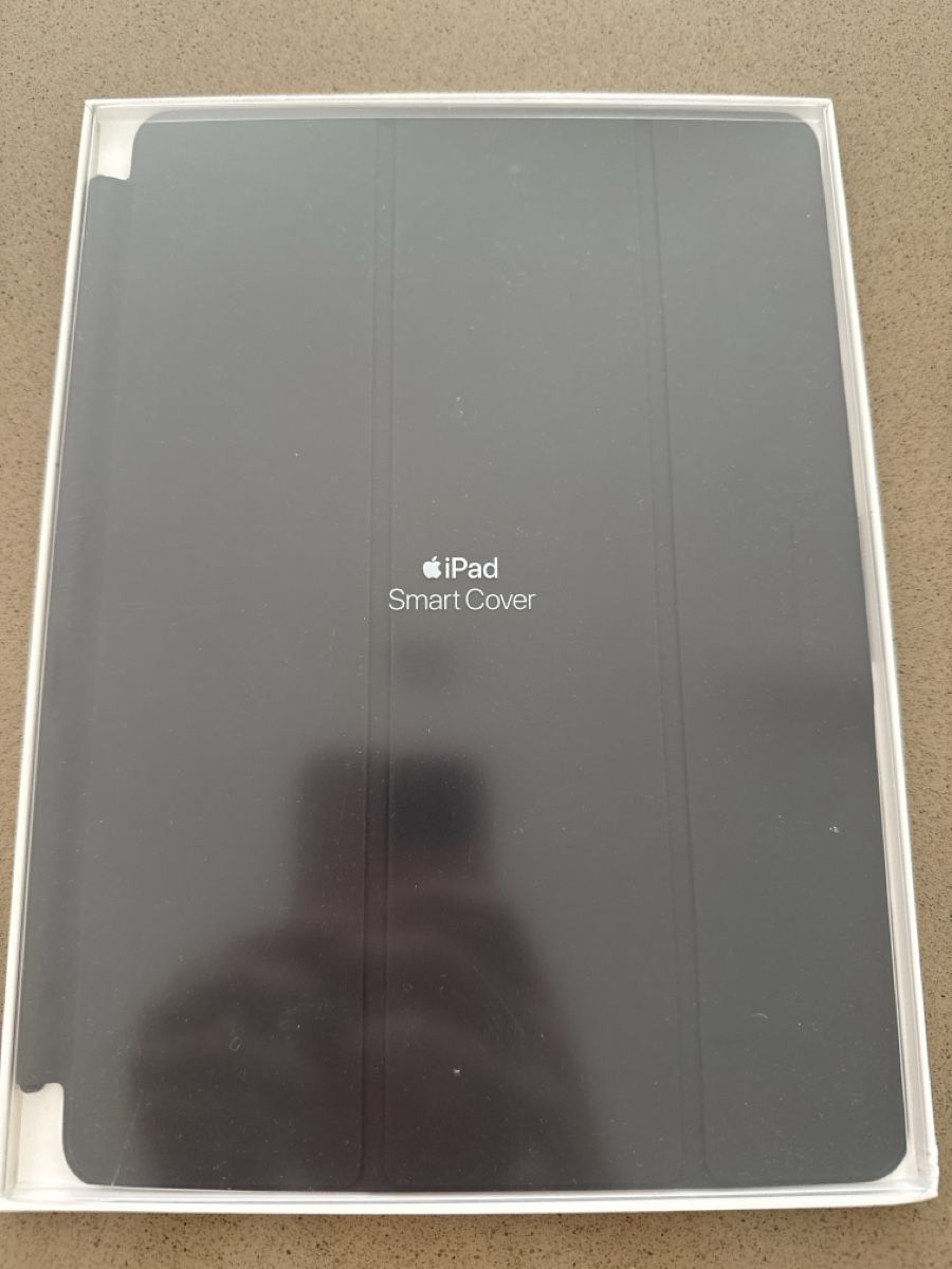 Apple Covers & Borse: iPad Smart Cover – Nuovo e nell'imballaggio originale da Oberwil-Lieli venduto da kev_vm5v