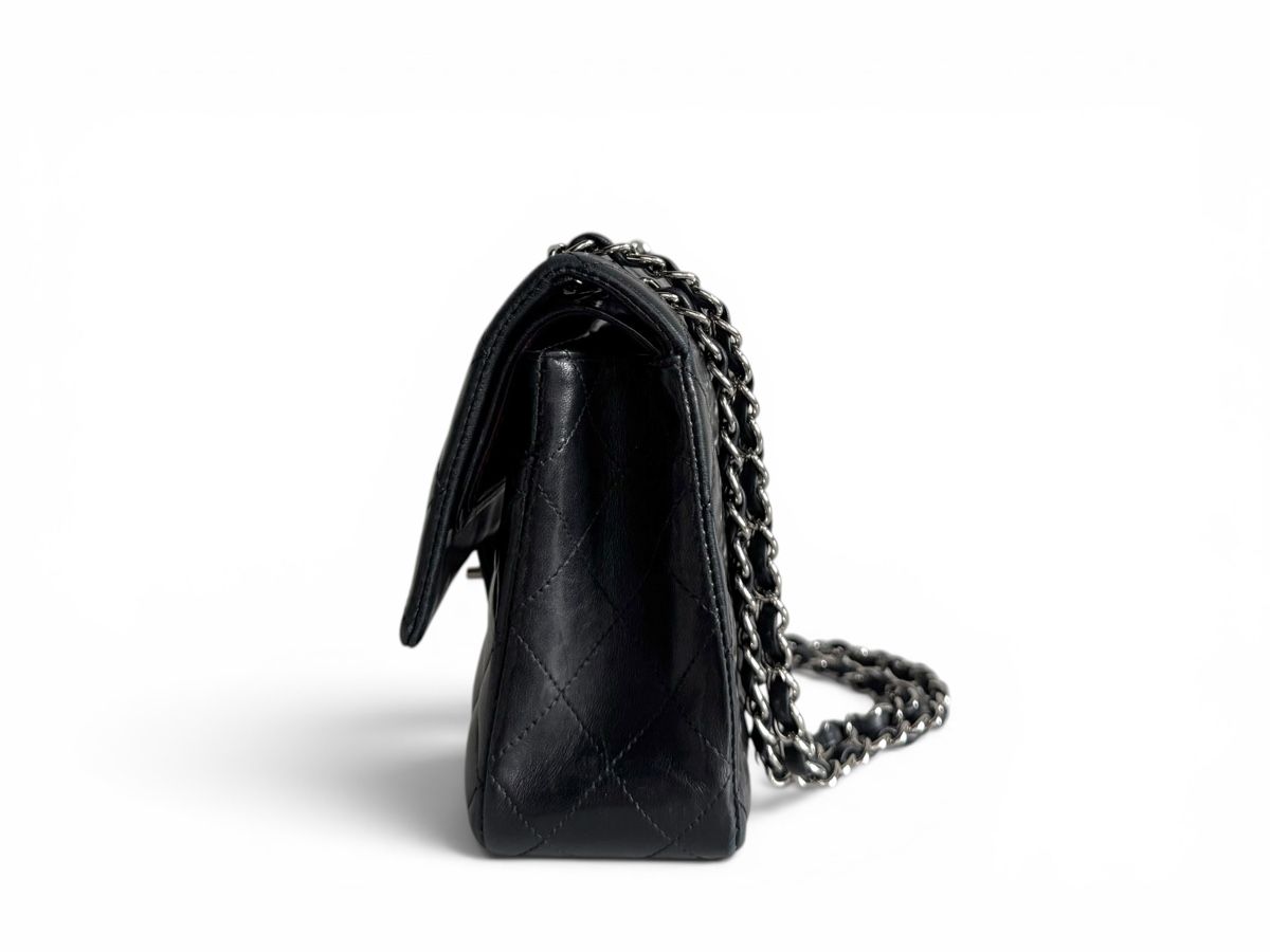 Chanel Borse da donna: CHANEL Classic 11.12 Lambskin Medium Double Flap Tasche – Usato da Kriens venduto da hannaandkiko 1