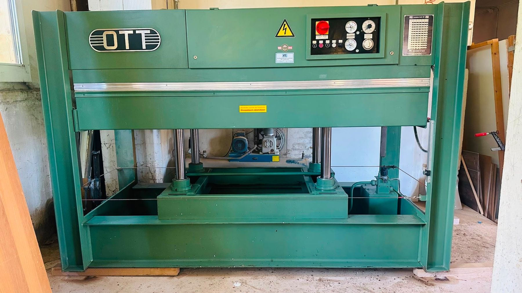 OTT Tutte le macchine: Furnierpresse Ott – Usato da Volketswil venduto da ars_sjh2