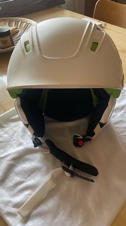 Uvex Helme: Uvex Skihelm unfallfrei – Gebraucht aus Flums von Sam.Ermann