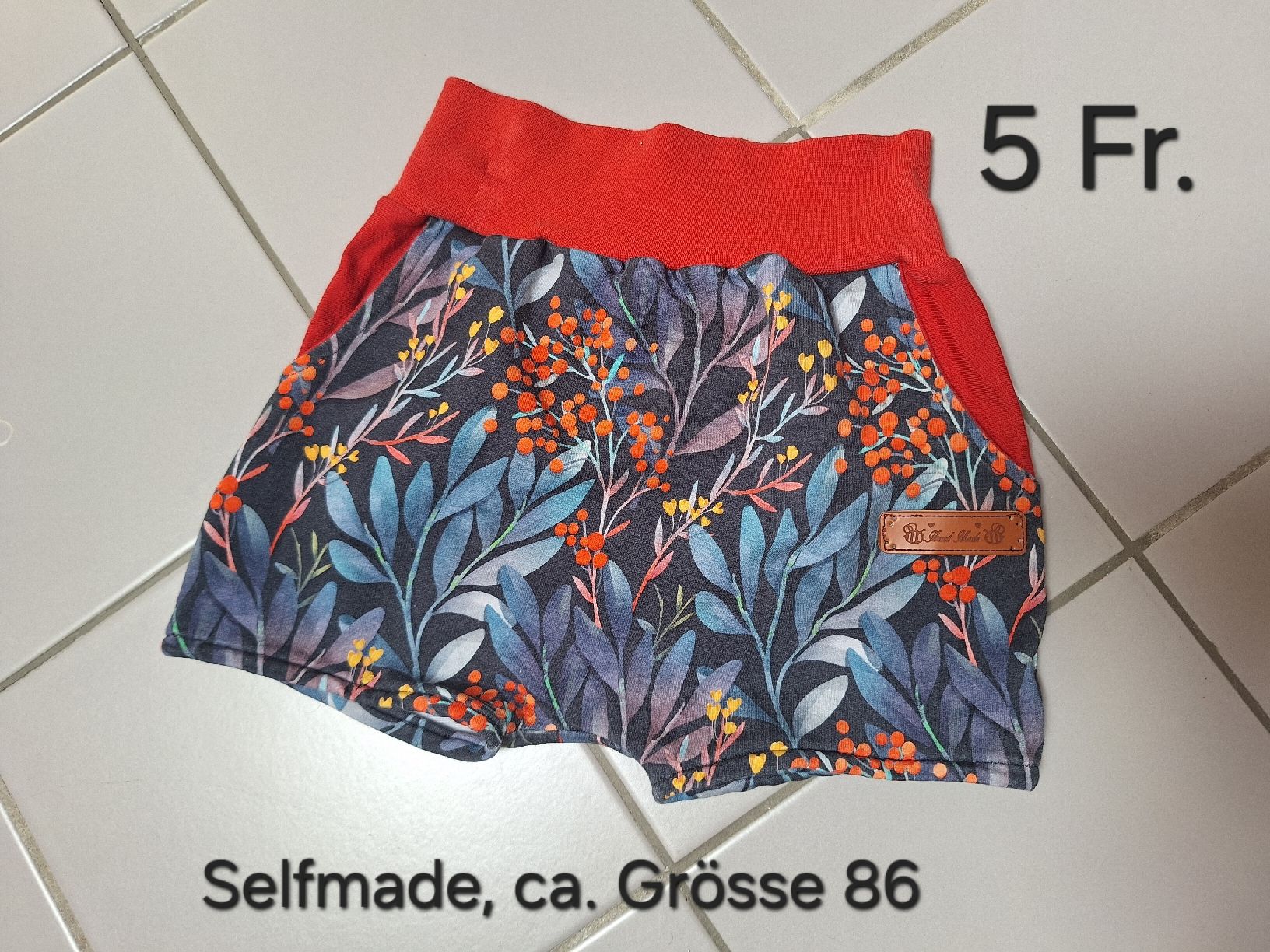 Pantaloni: Selfmade kurze Hose, etwa Grösse 86 – Usato da Sissach venduto da Nothing123