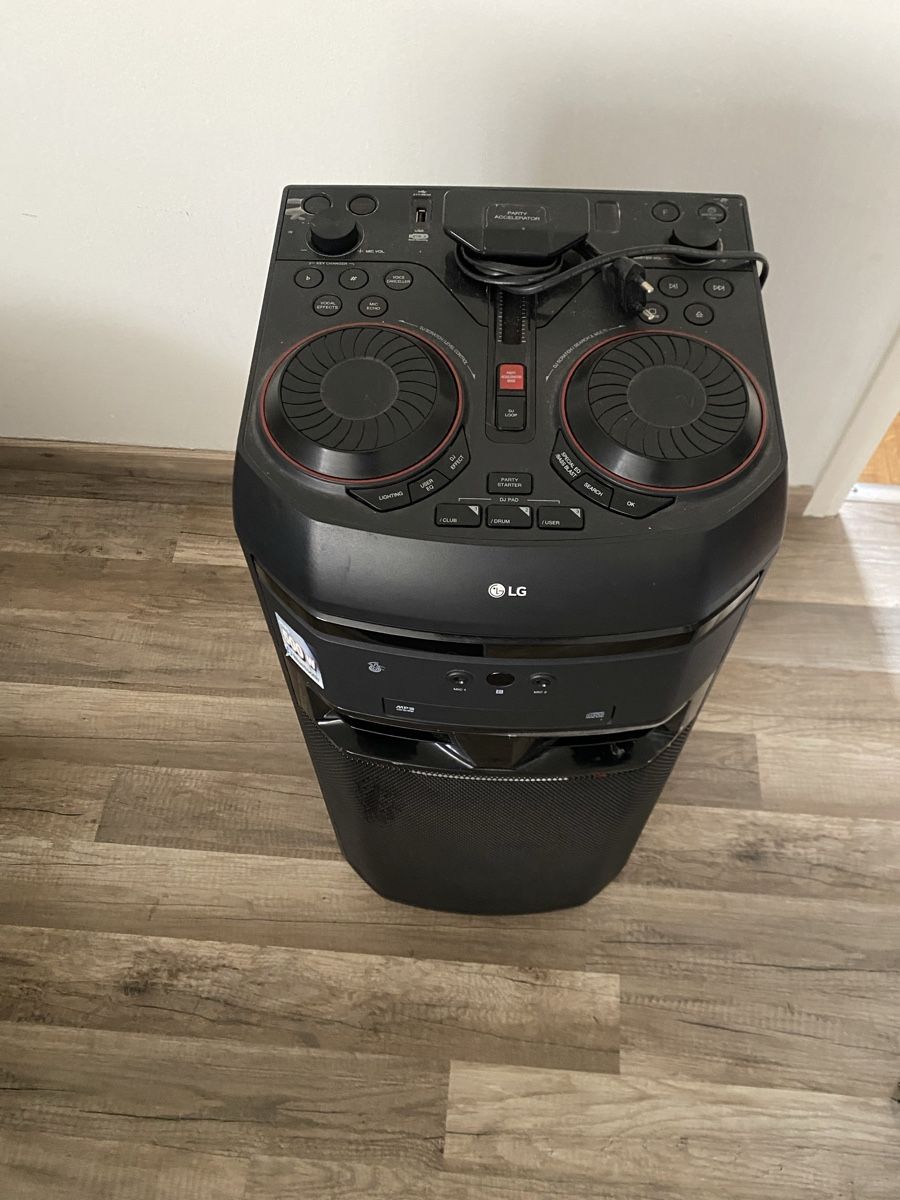 LG Lettore multimediale & Streamer: LG Party Speaker Bluetooth CD Play – Usato da Montreux venduto da mar_78rw 1