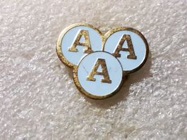 Ansteckpin 80: AAA