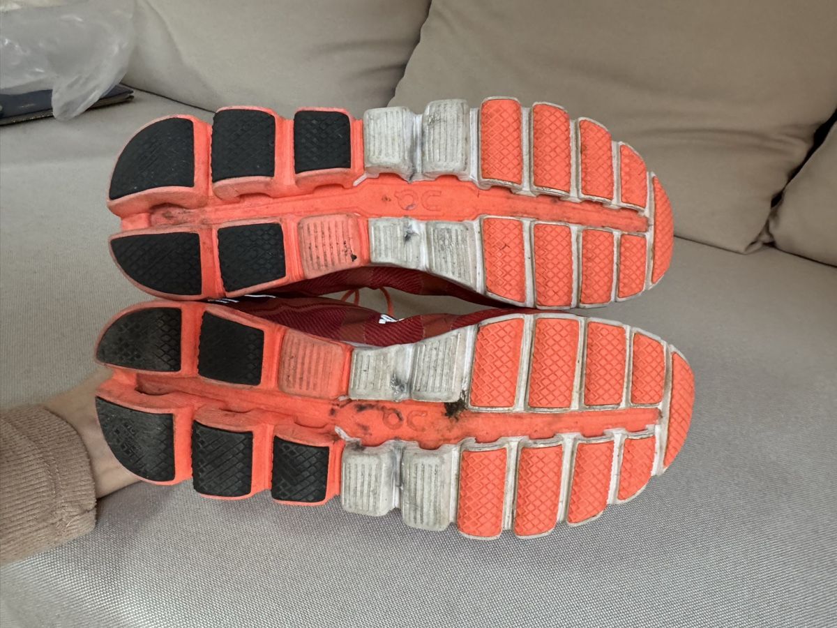 Scarpe da donna: Chaussures de course ON, pointure 40 – Usato da Boudry venduto da jul_l9mr 2