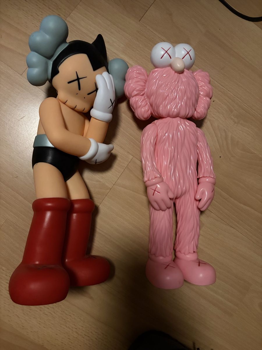 Statuette: KAWS Figuren – Usato da Bern venduto da Shamsinho