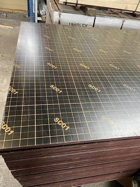 Articoli in legno: Holzplatten /Phenolharzplatten – Usato da Mauren venduto da Fuerst1 2