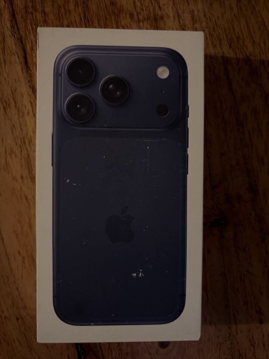 Apple Telefoni cellulari / Smartphones: iPhone 17 Pro 256GB – Nuovo e nell'imballaggio originale da Herrenschwanden venduto da Stephanie.s.guo