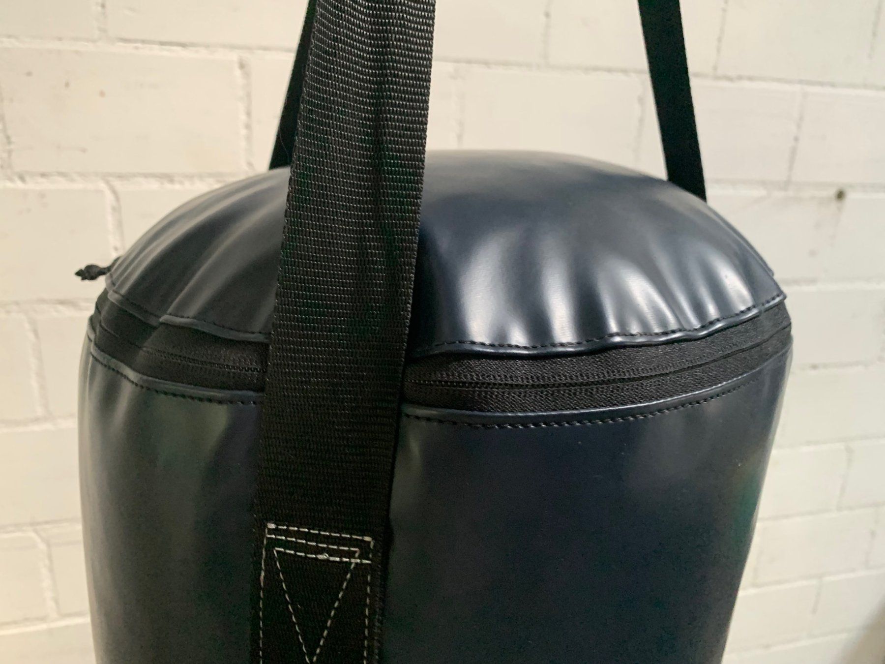 Decathlon Sacchi da boxe: Outshock Boxsack 100 cm, 20 Kilo mit Aufhängung – Usato da Wallisellen venduto da zappenduster 2