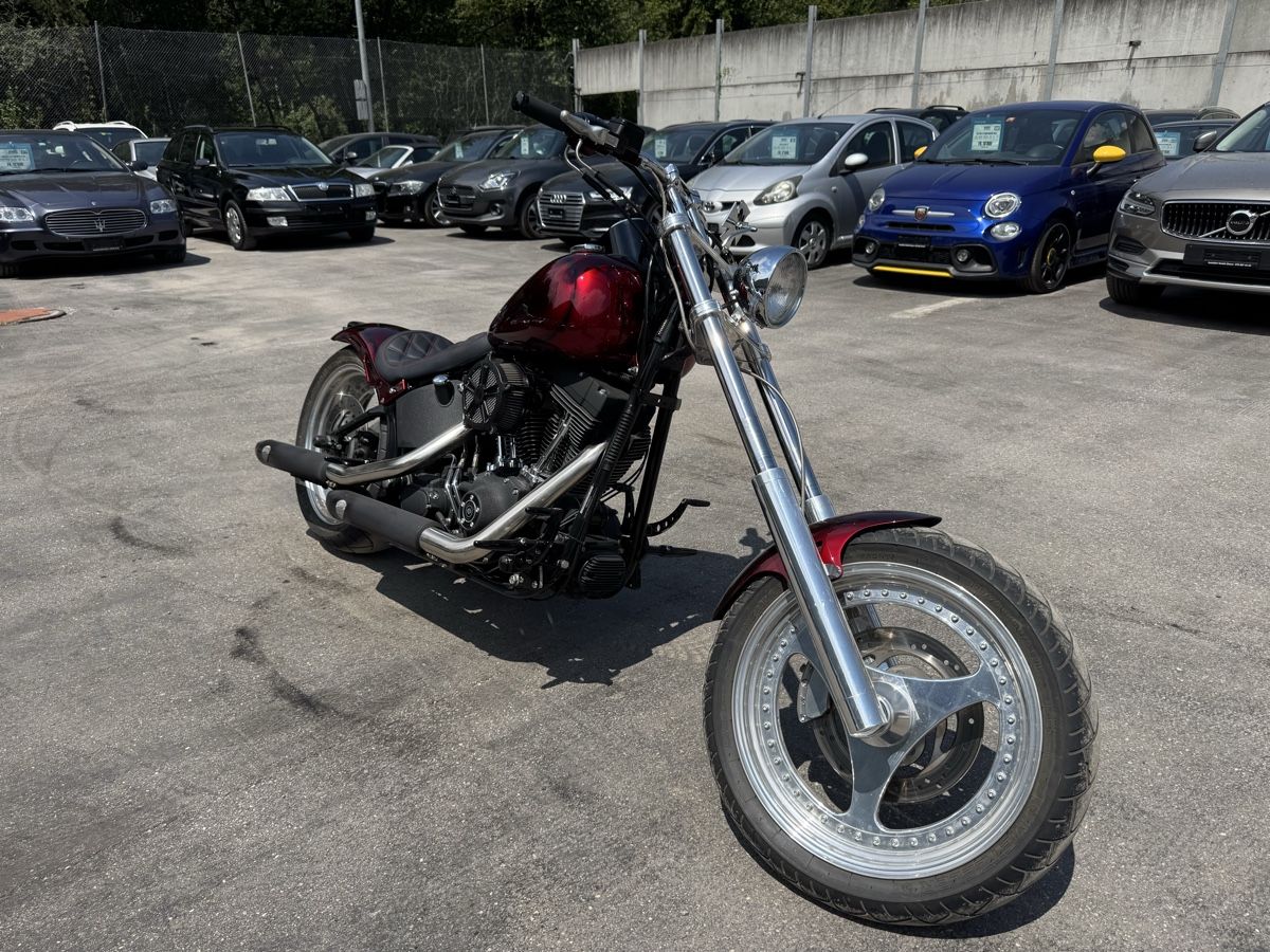 Harley-Davidson Chopper: HARLEY-DAVIDSON SOFTAIL FXSTBI Night Train – Usato da Chur venduto da alt_lwl9